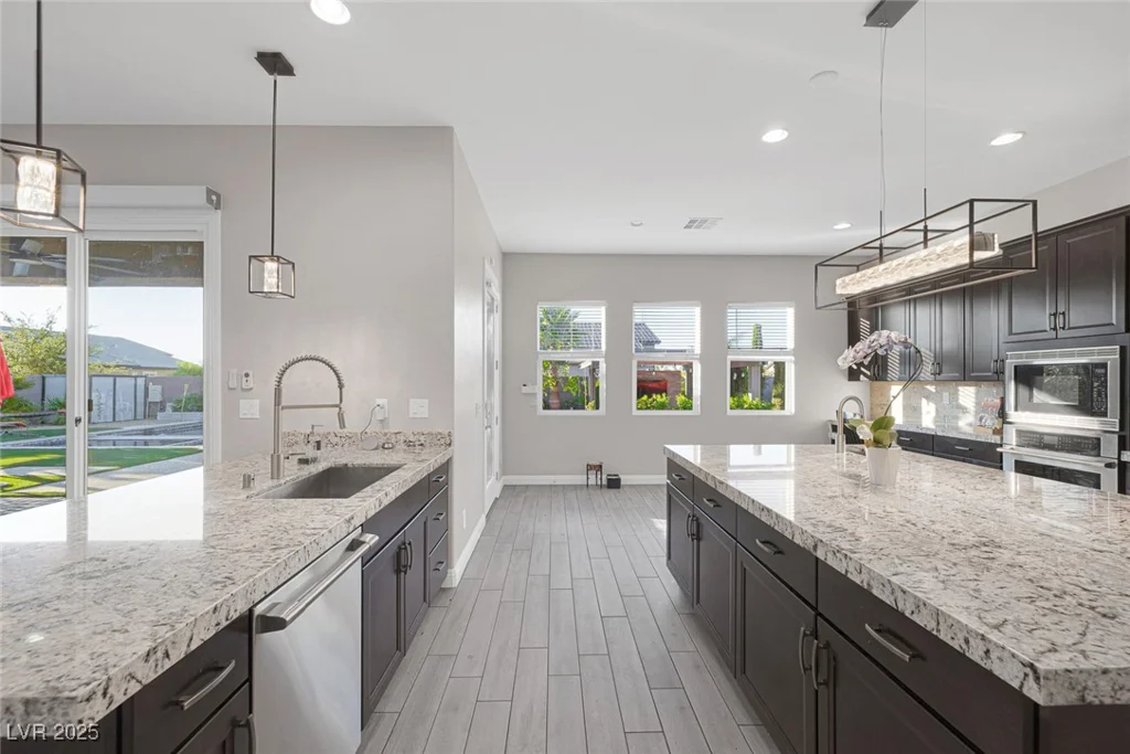 274 Chartan, Las Vegas, NV 89183