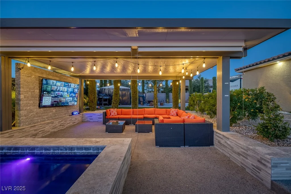 274 Chartan, Las Vegas, NV 89183