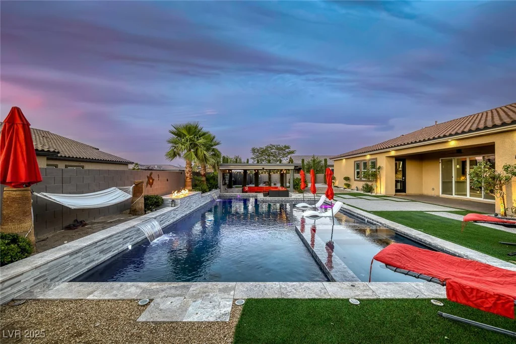 274 Chartan, Las Vegas, NV 89183