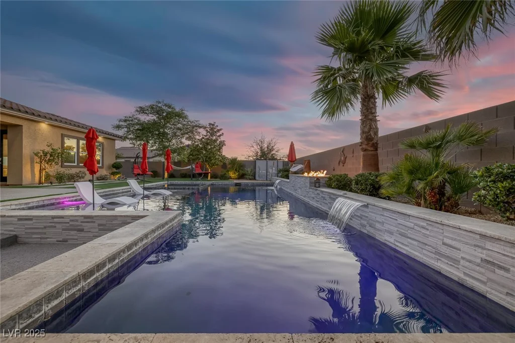274 Chartan, Las Vegas, NV 89183