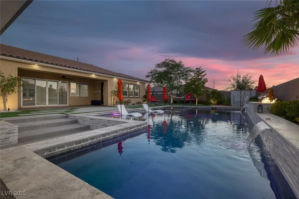 274 Chartan, Las Vegas, NV 89183