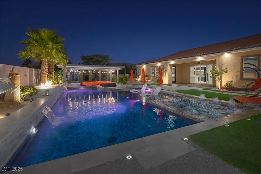 274 Chartan, Las Vegas, NV 89183