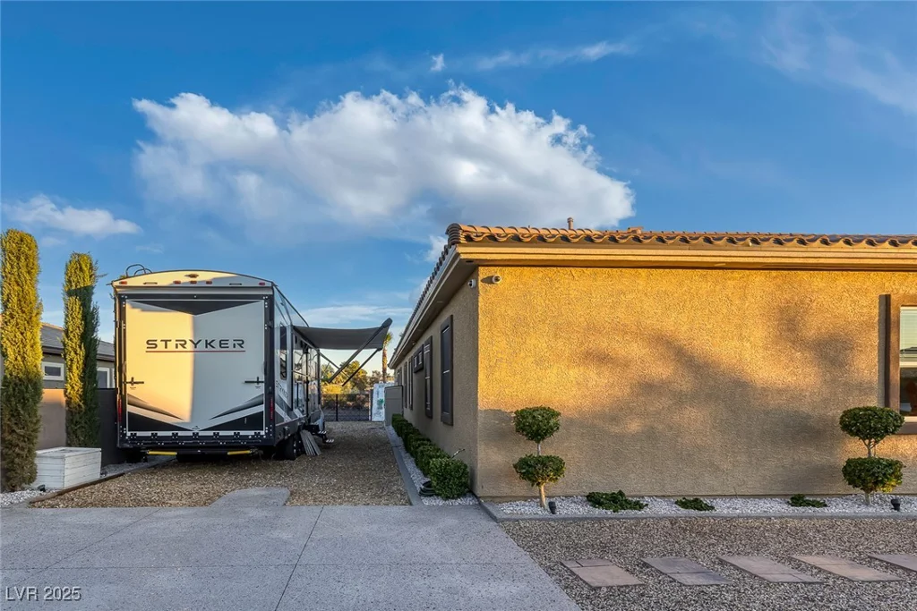 274 Chartan, Las Vegas, NV 89183