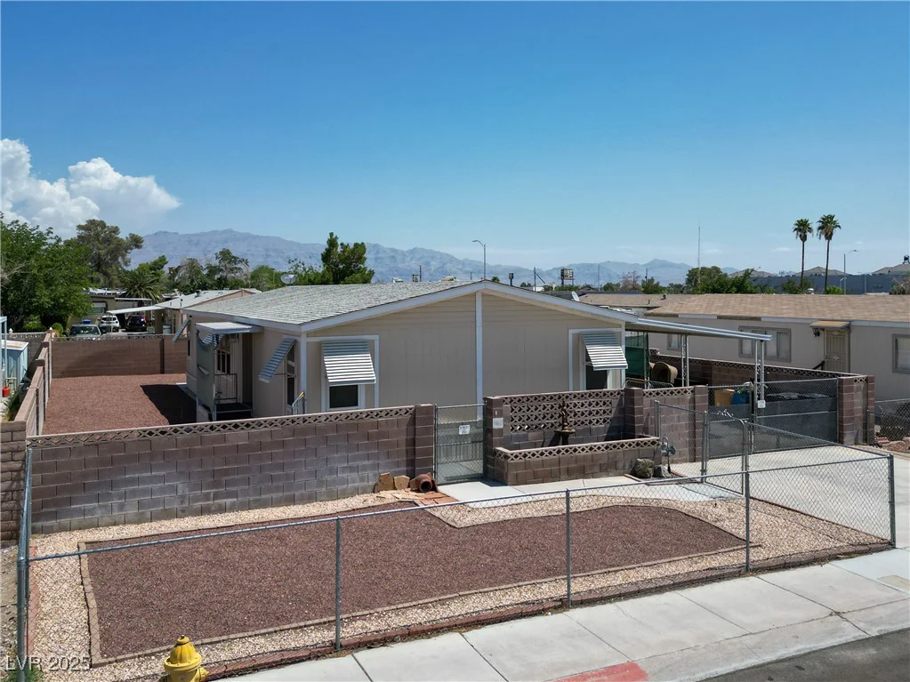 6436 Hartman, Las Vegas, NV 89108
