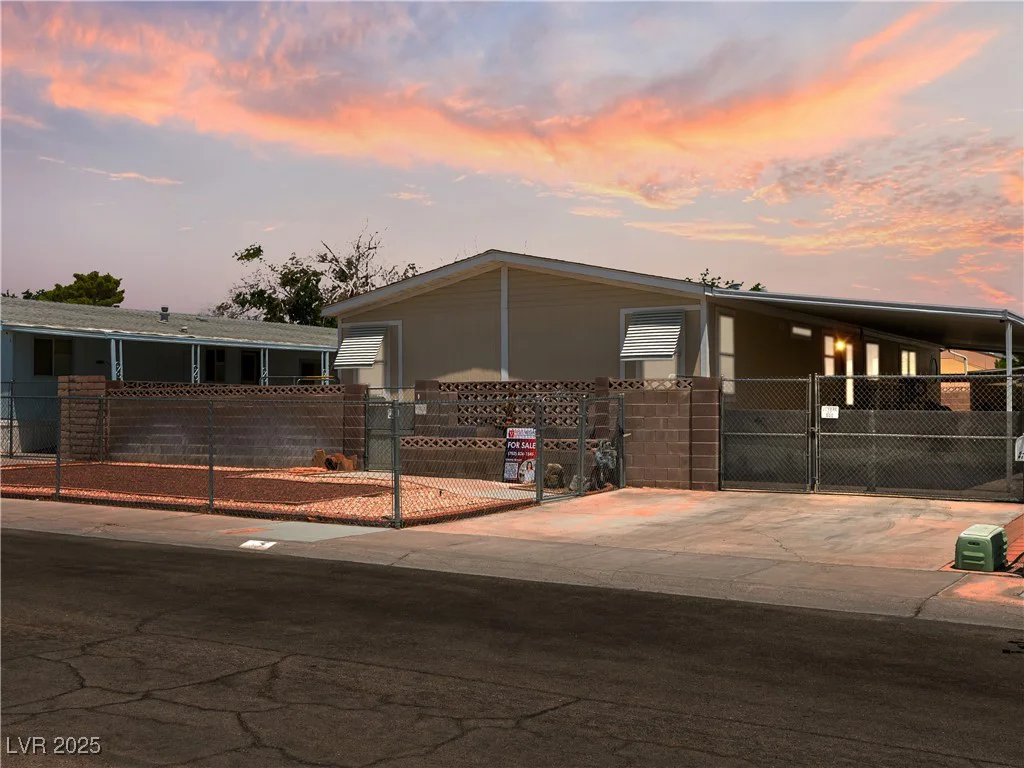 6436 Hartman, Las Vegas, NV 89108