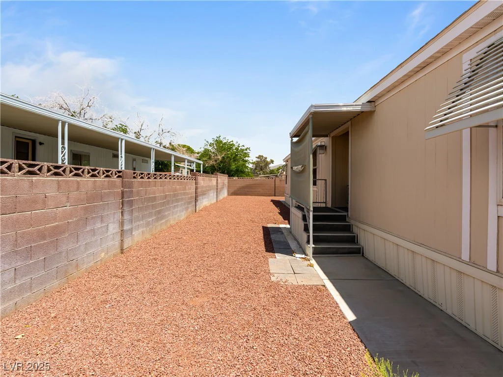 6436 Hartman, Las Vegas, NV 89108