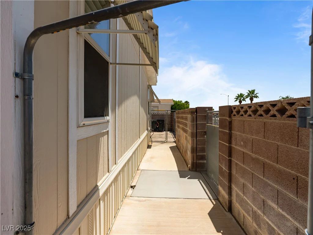 6436 Hartman, Las Vegas, NV 89108