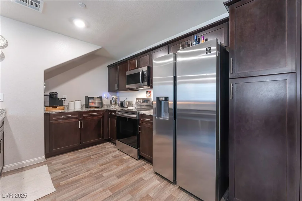 2620 Canary Yellow, North Las Vegas, NV 89086