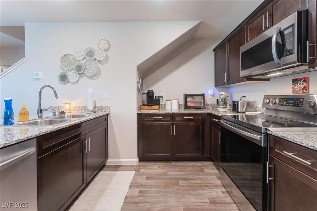 2620 Canary Yellow, North Las Vegas, NV 89086