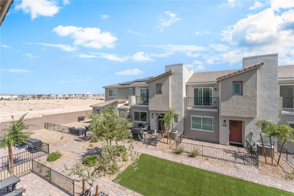 2620 Canary Yellow, North Las Vegas, NV 89086