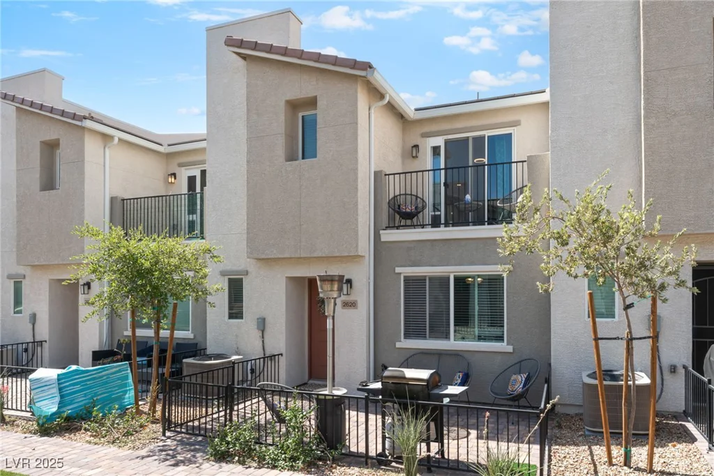2620 Canary Yellow, North Las Vegas, NV 89086