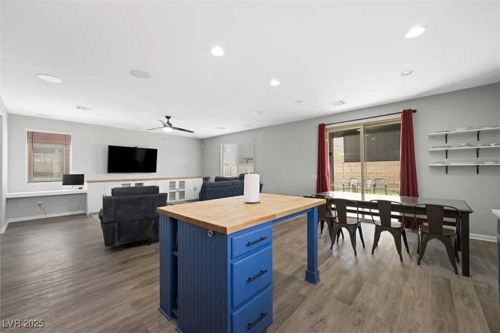 5631 Hill Cliff, North Las Vegas, NV 89031