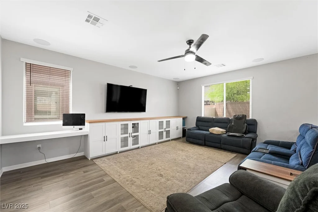 5631 Hill Cliff, North Las Vegas, NV 89031