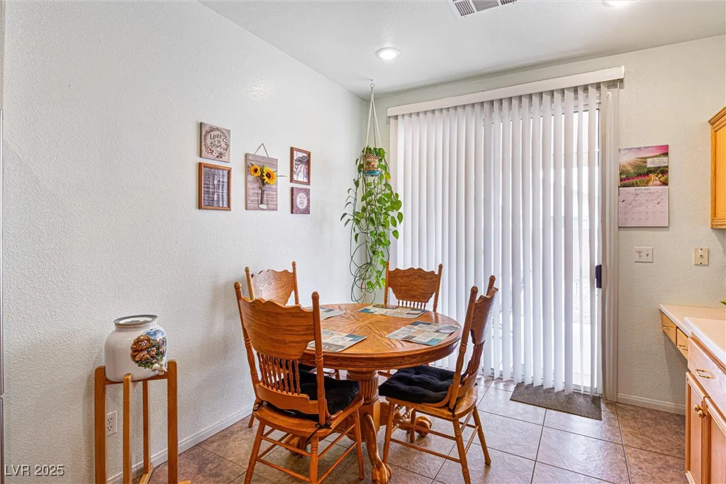 8853 Kingswood, Las Vegas, NV 89147