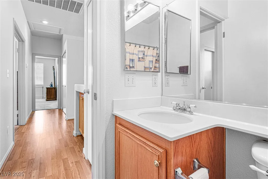 8853 Kingswood, Las Vegas, NV 89147
