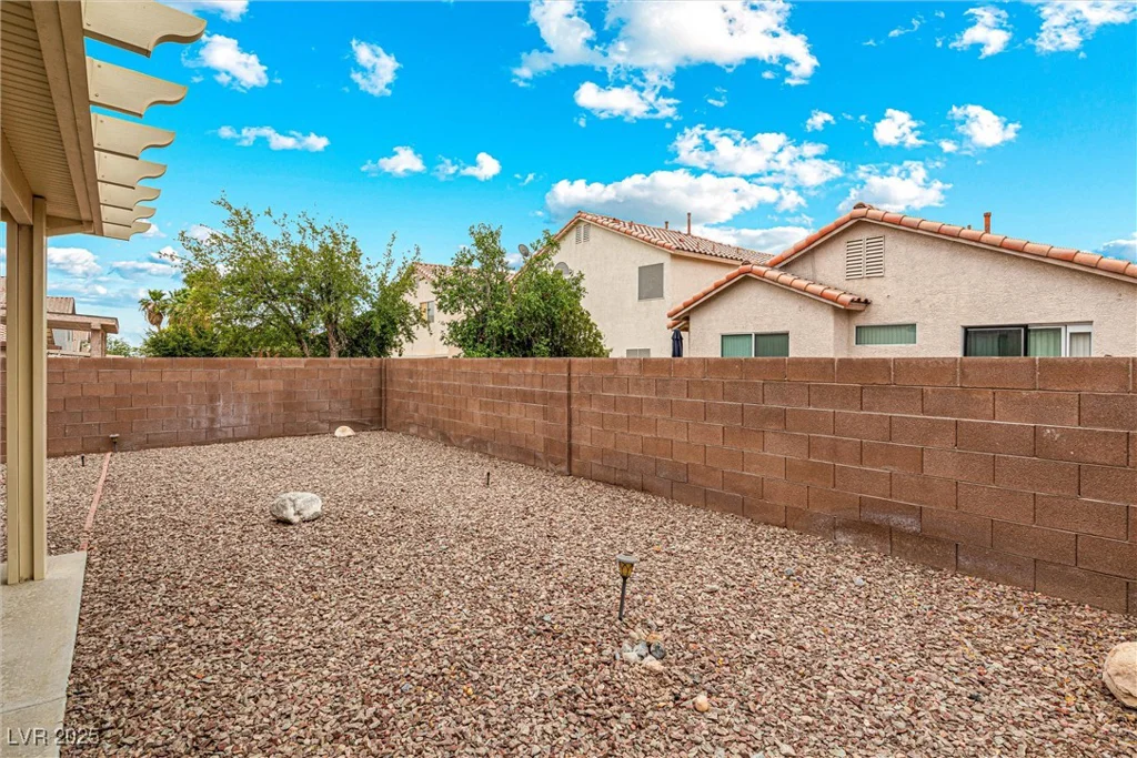 8853 Kingswood, Las Vegas, NV 89147