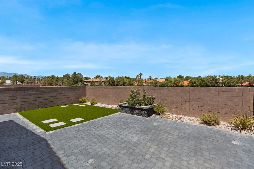 7432 Red Plumeria, Las Vegas, NV 89113