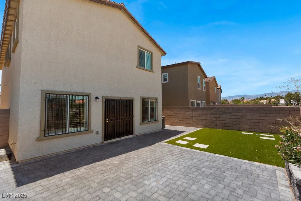 7432 Red Plumeria, Las Vegas, NV 89113