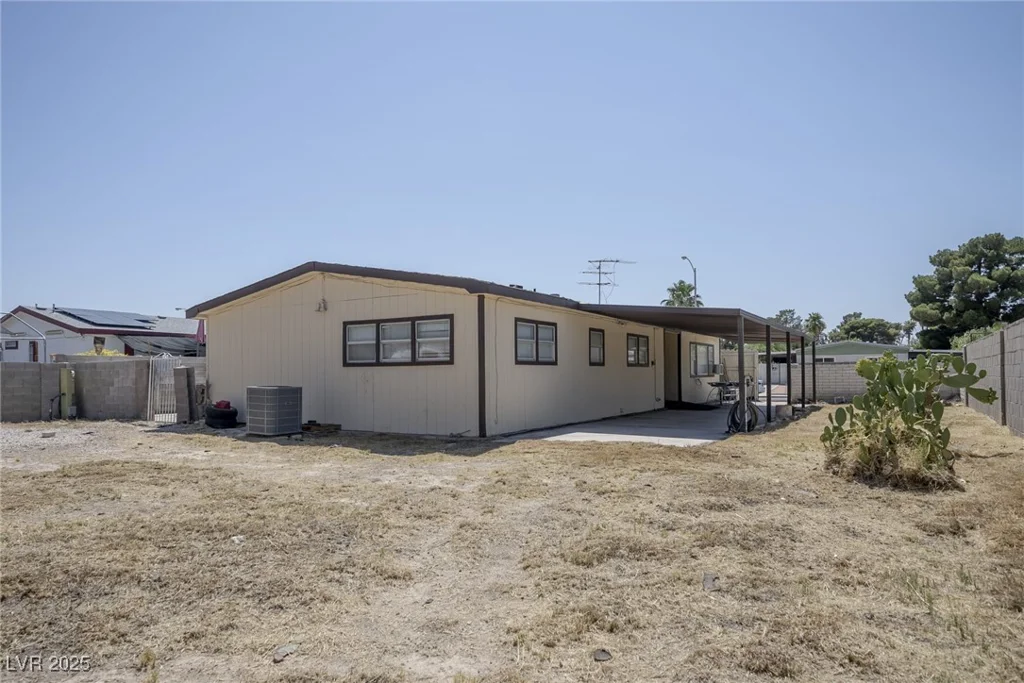 148 Sir Thomas, Las Vegas, NV 89110