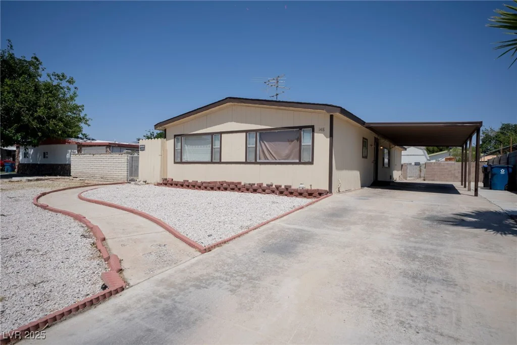 148 Sir Thomas, Las Vegas, NV 89110