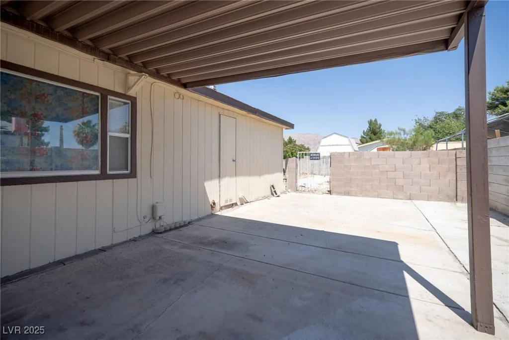 148 Sir Thomas, Las Vegas, NV 89110