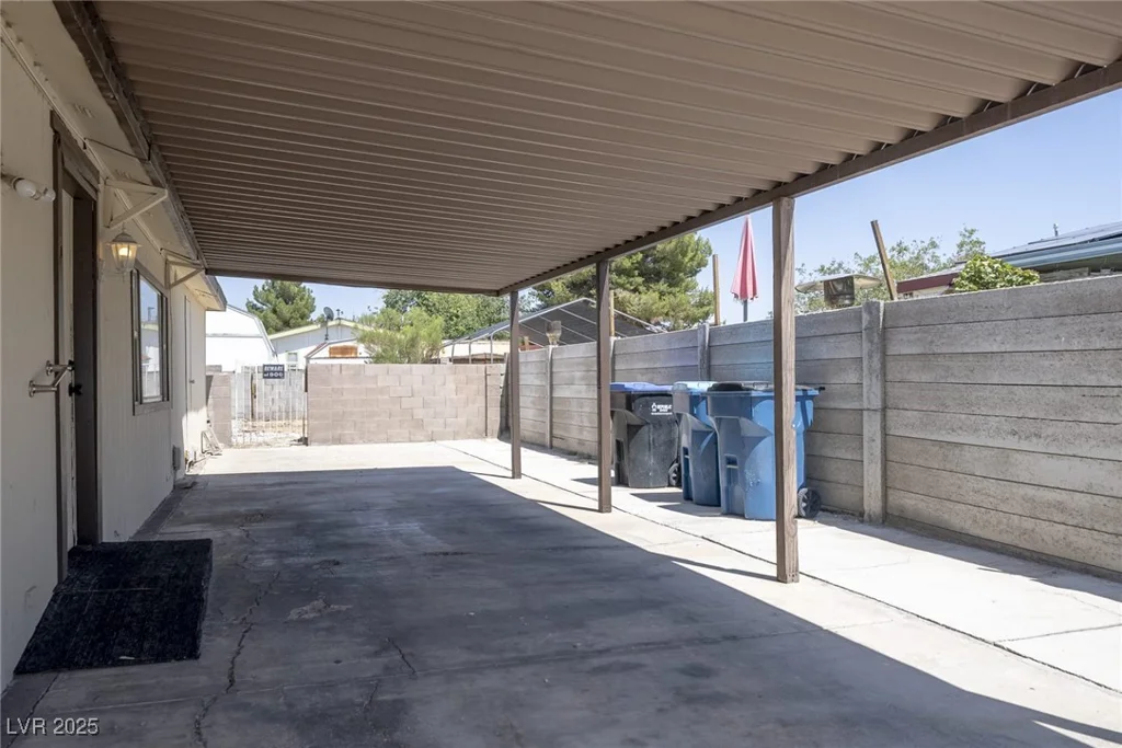 148 Sir Thomas, Las Vegas, NV 89110
