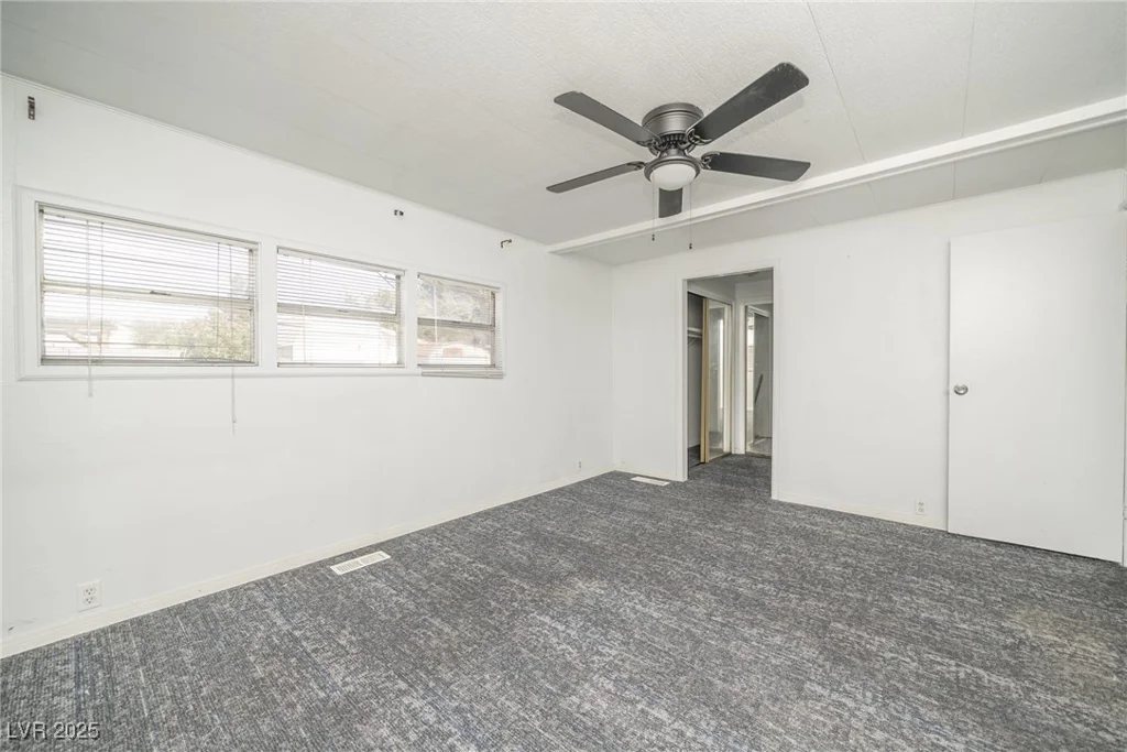 148 Sir Thomas, Las Vegas, NV 89110