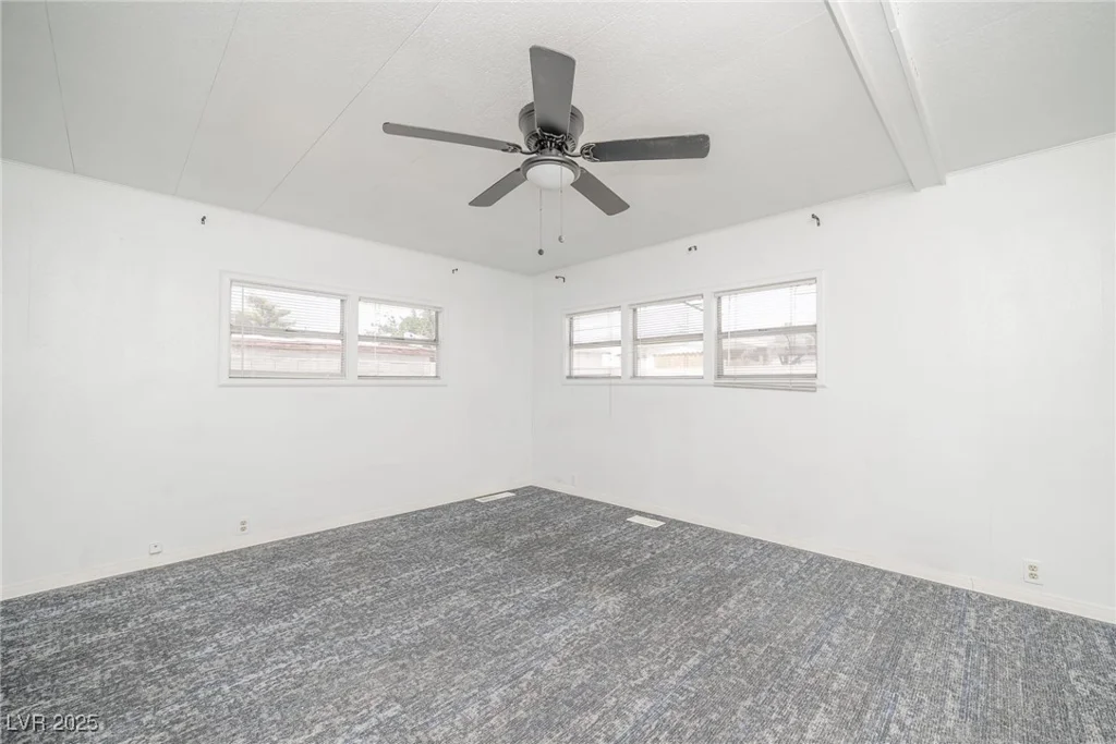 148 Sir Thomas, Las Vegas, NV 89110