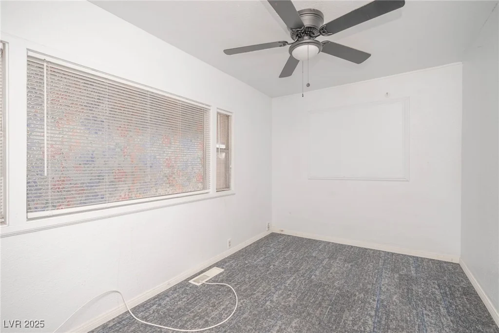 148 Sir Thomas, Las Vegas, NV 89110
