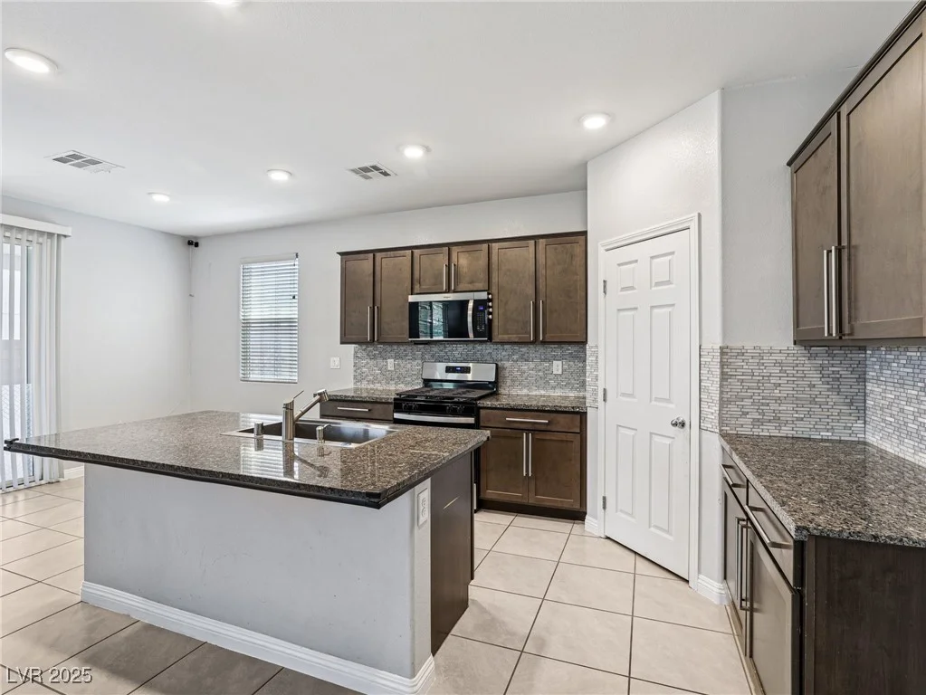 5246 Belmont Mill, Las Vegas, NV 89122
