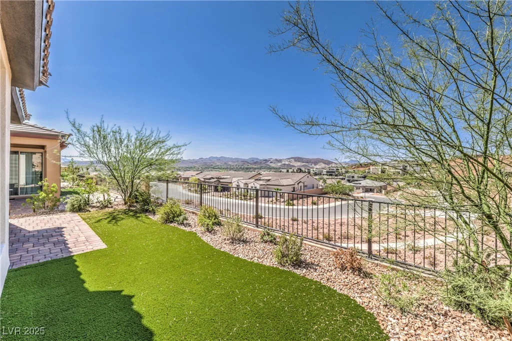 187 Palm Fox, Henderson, NV 89011