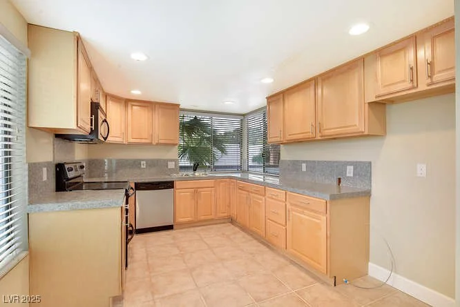 4687 Madreperla, Las Vegas, NV 89121