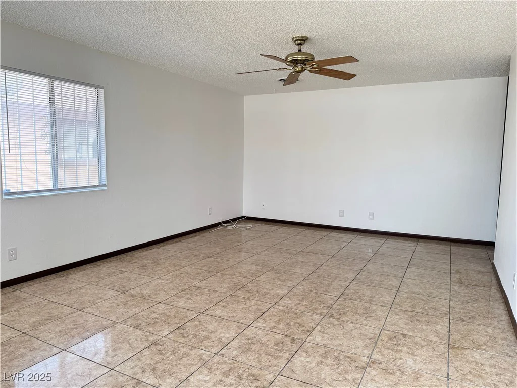 4303 Paramount, Las Vegas, NV 89115