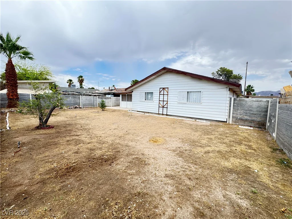 4303 Paramount, Las Vegas, NV 89115