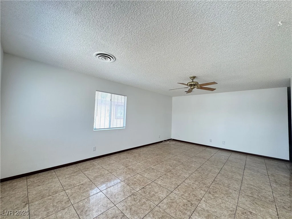 4303 Paramount, Las Vegas, NV 89115