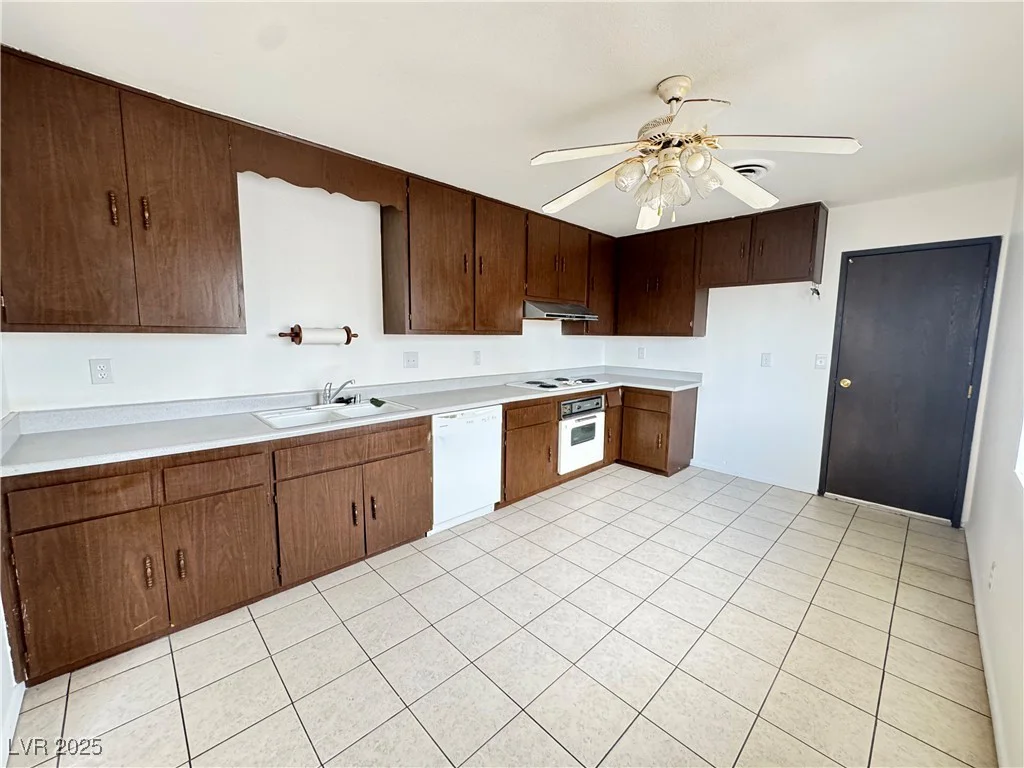 4303 Paramount, Las Vegas, NV 89115