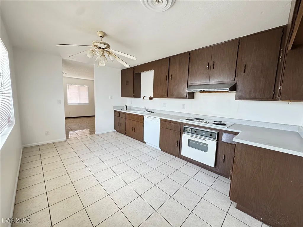 4303 Paramount, Las Vegas, NV 89115
