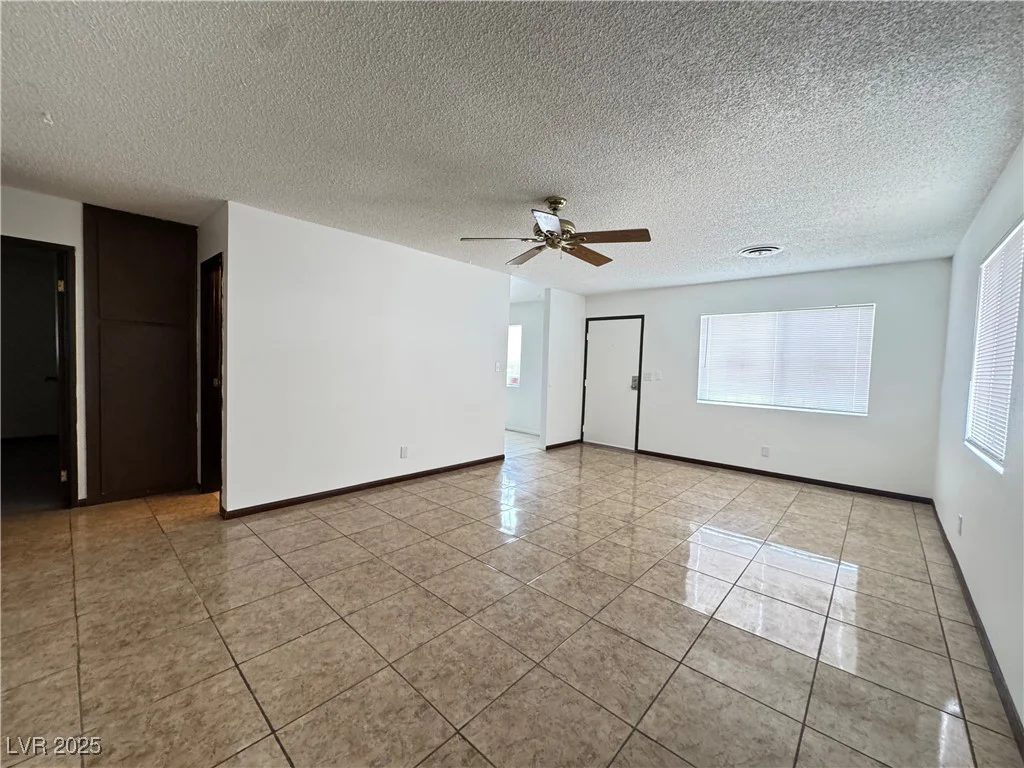 4303 Paramount, Las Vegas, NV 89115