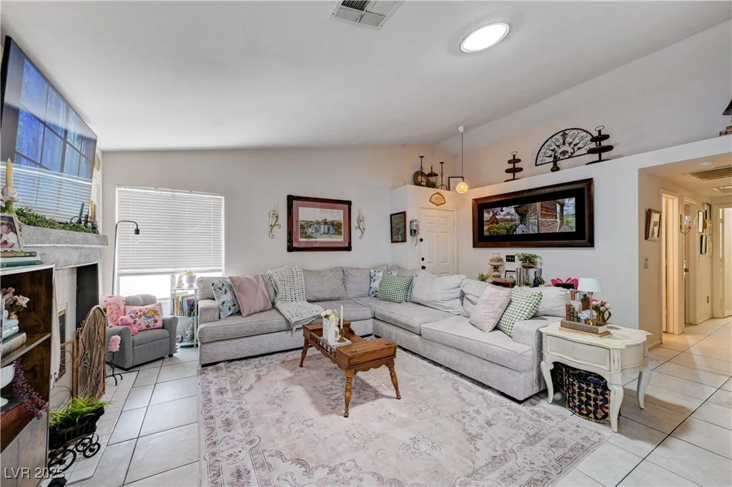 6009 Flowering Plum, Las Vegas, NV 89142