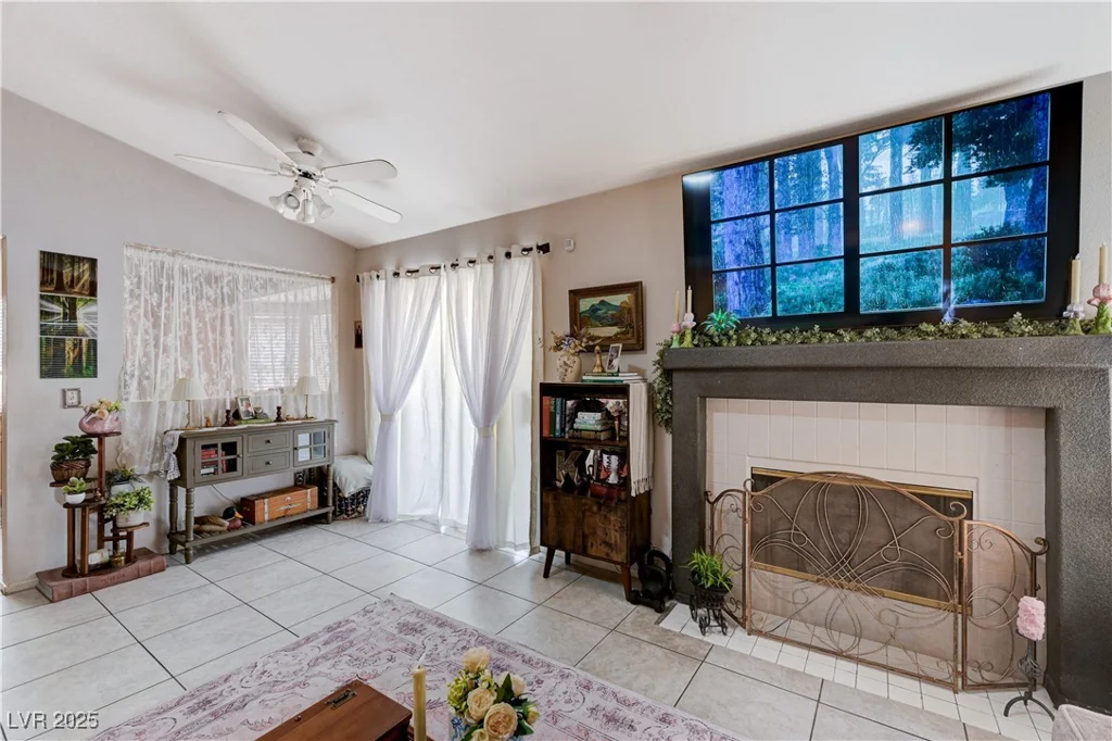 6009 Flowering Plum, Las Vegas, NV 89142