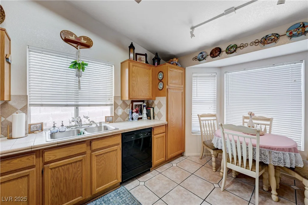 6009 Flowering Plum, Las Vegas, NV 89142