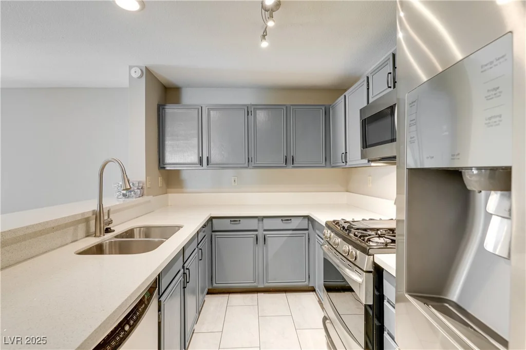 2633 Durango, Las Vegas, NV 89117