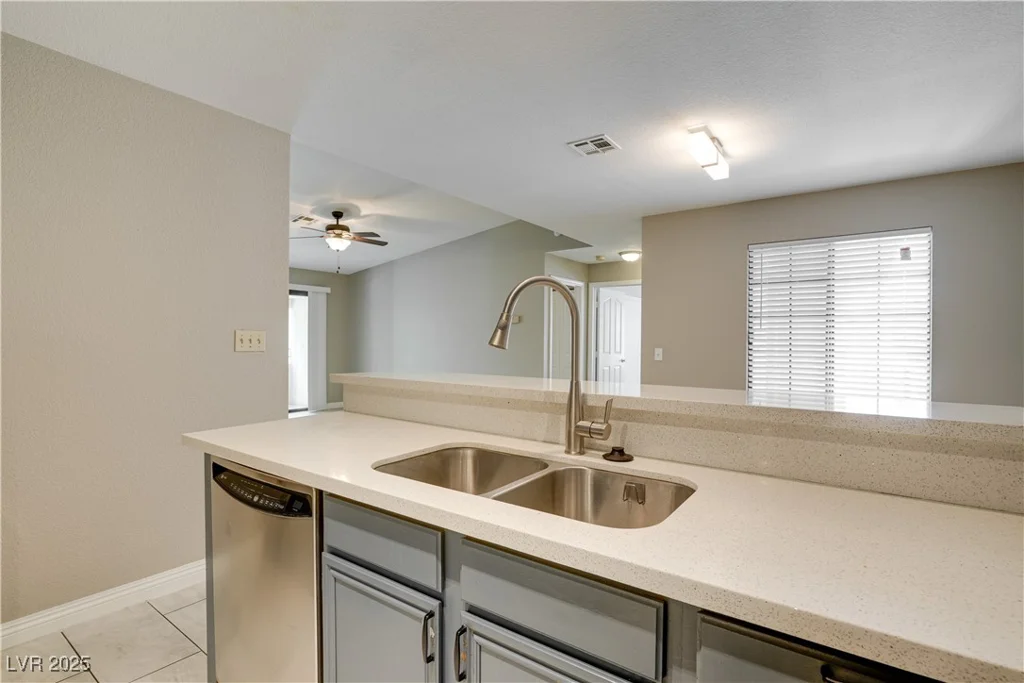 2633 Durango, Las Vegas, NV 89117