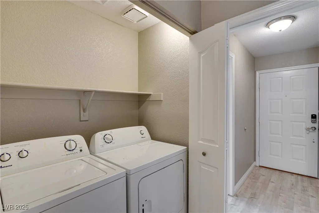 2633 Durango, Las Vegas, NV 89117