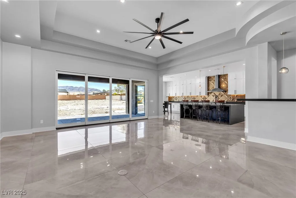 6235 Fort Apache, Las Vegas, NV 89149
