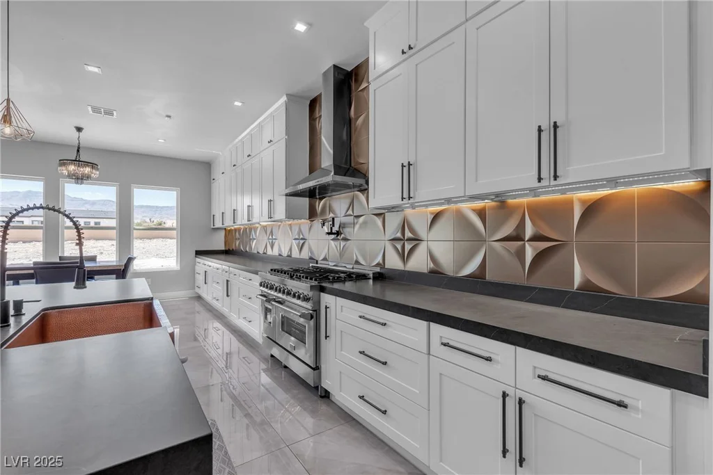 6235 Fort Apache, Las Vegas, NV 89149