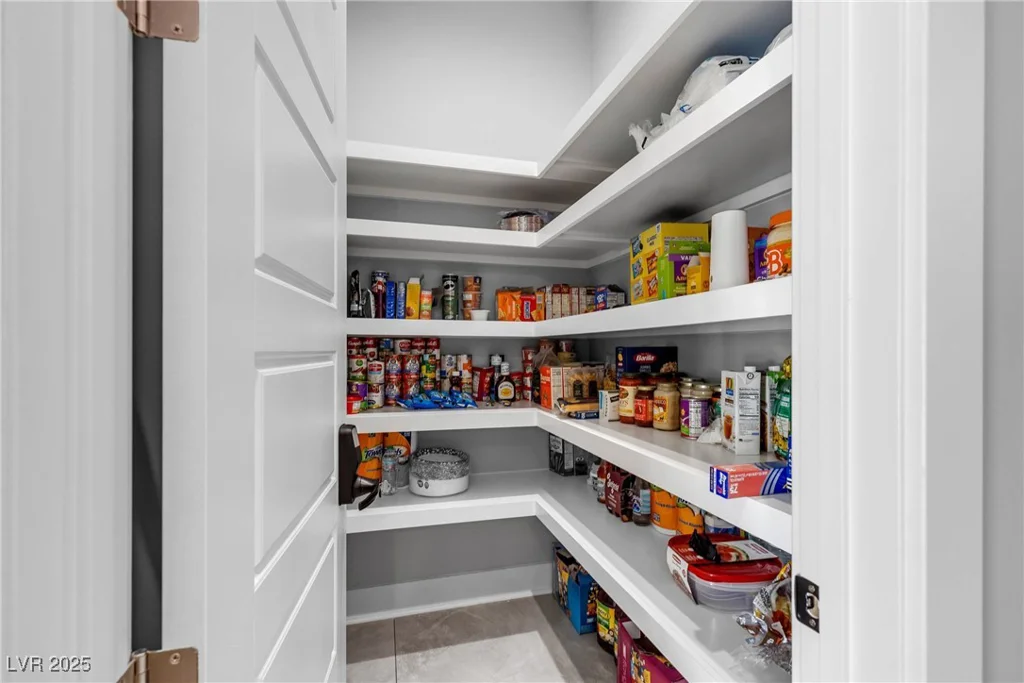 6235 Fort Apache, Las Vegas, NV 89149