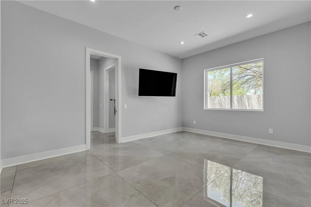 6235 Fort Apache, Las Vegas, NV 89149