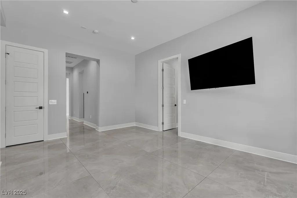 6235 Fort Apache, Las Vegas, NV 89149