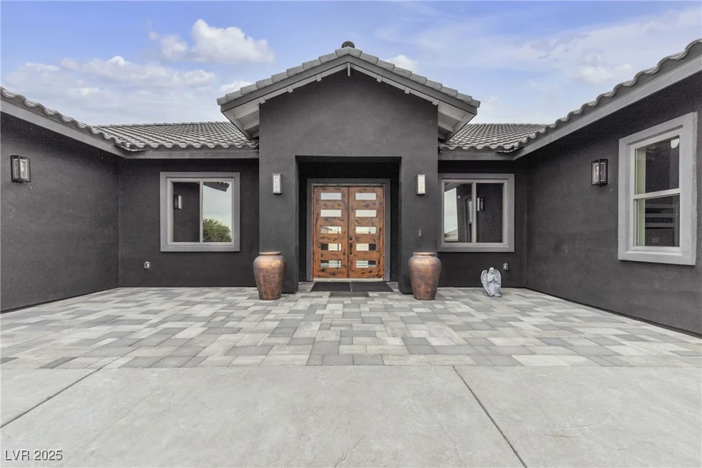 6235 Fort Apache, Las Vegas, NV 89149